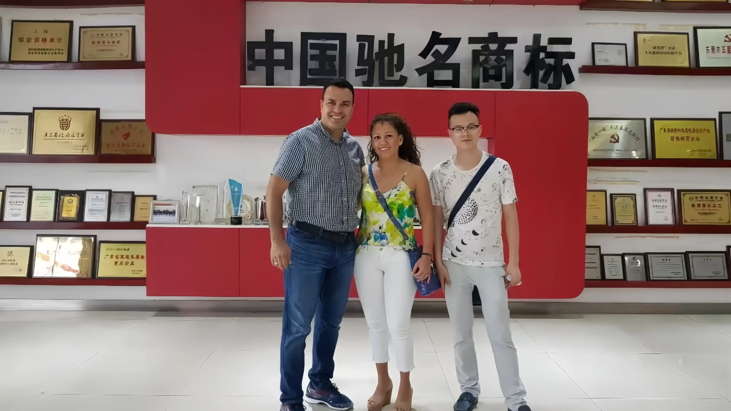 Sobre Nosotros 陪同翻译2